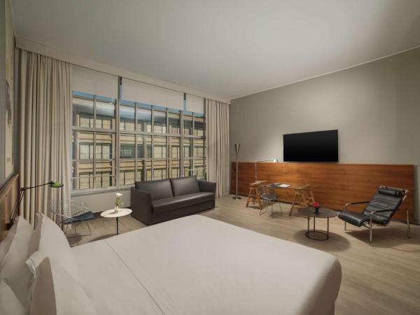 NH Torino Lingotto Congress : photo 1 de la chambre suite junior avec vue
