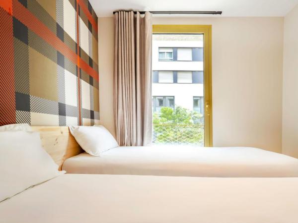 easyHotel Marseille Euromed : photo 1 de la chambre chambre lits jumeaux standard