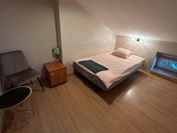 Piątka noclegi- Łódź : photo 2 de la chambre chambre simple standard avec salle de bains commune