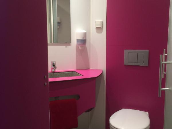 Kyriad Direct Saintes : photo 9 de la chambre chambre double