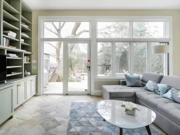 Vihome-119- Double bedrooms on up or 3 bedrooms in basement near Eglinton subway station : photo 8 de la chambre chambre lit queen-size deluxe