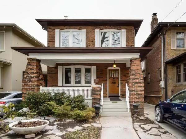 Vihome-119- Double bedrooms on up or 3 bedrooms in basement near Eglinton subway station : photo 9 de la chambre chambre lit queen-size deluxe