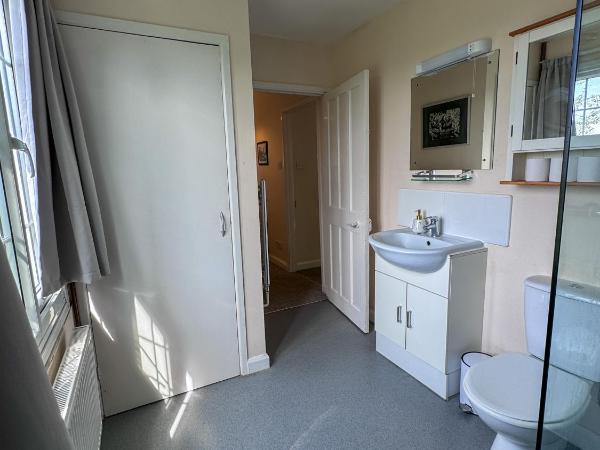 Spacious home in Bath, nature and city! : photo 8 de la chambre bungalow 2 chambres