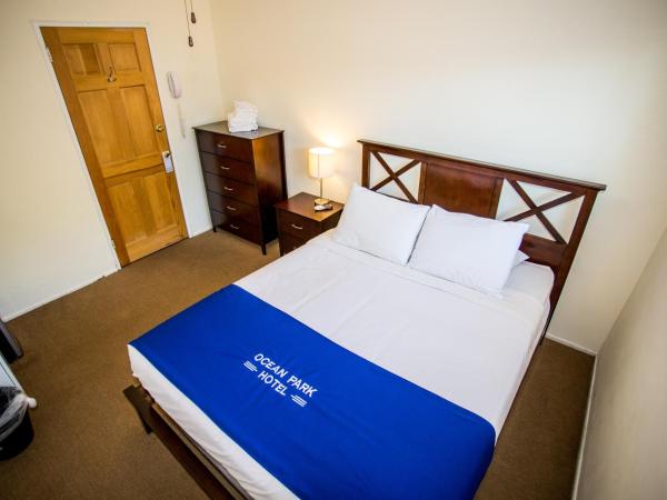 Ocean Park Hotel : photo 2 de la chambre chambre lit queen-size avec salle de bains commune