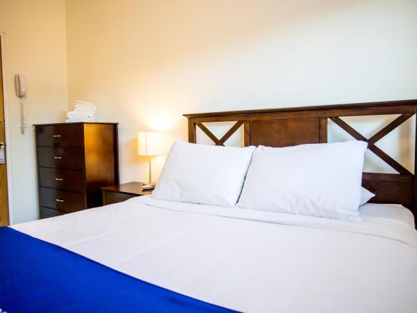 Ocean Park Hotel : photo 3 de la chambre chambre lit queen-size avec salle de bains commune