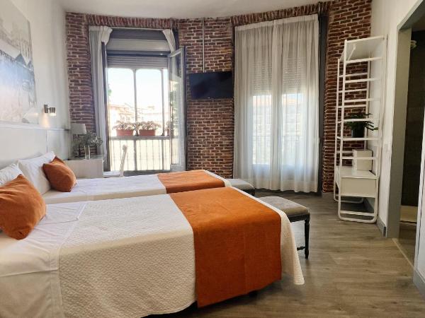 Hostal San Lorenzo : photo 3 de la chambre chambre double ou lits jumeaux - vue sur ville