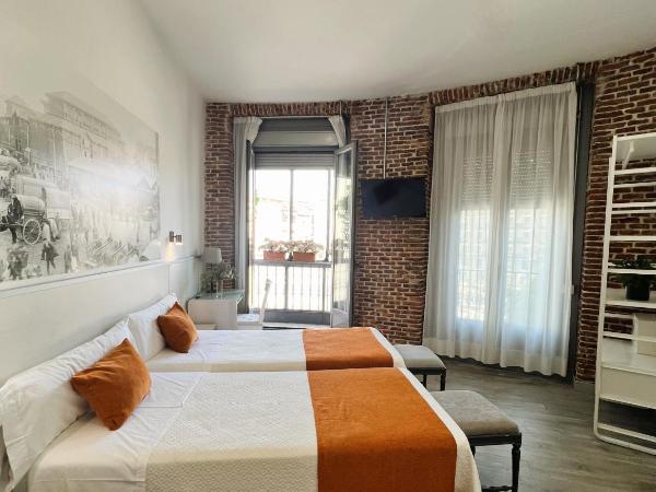 Hostal San Lorenzo : photo 4 de la chambre chambre double ou lits jumeaux - vue sur ville