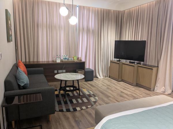 Fortune Beach Resort ECR, Chennai - Member ITC'S Hotel Group : photo 4 de la chambre chambre lit king-size - vue sur jardin