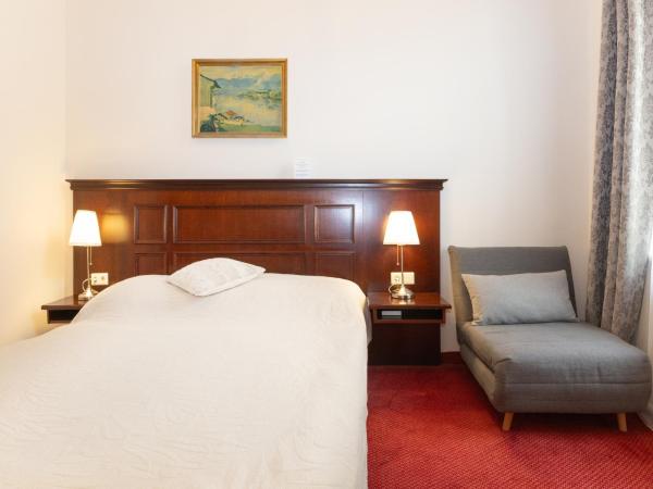 Hotel Viktoria Schönbrunn : photo 7 de la chambre chambre double deluxe (2 adultes + 1 enfant)