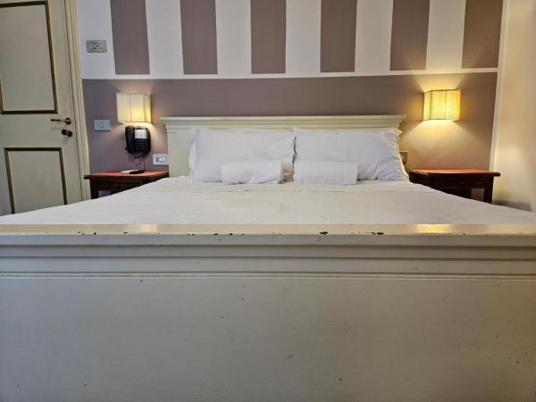 Hotel Rosalba Perugia : photo 3 de la chambre grande chambre double