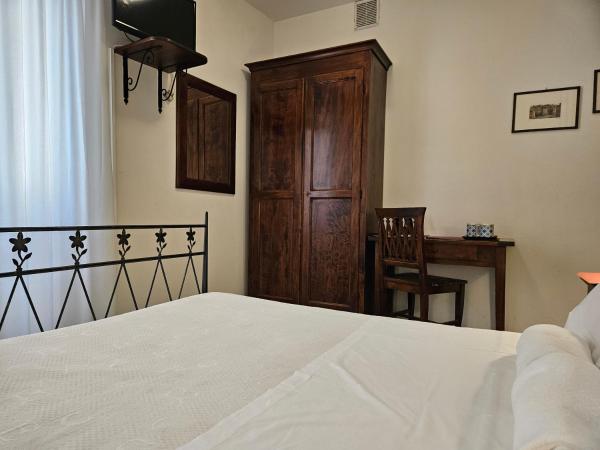 Hotel Rosalba Perugia : photo 3 de la chambre petite chambre double