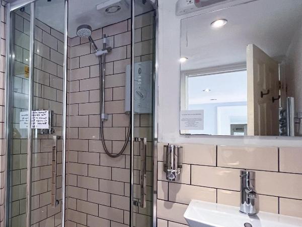 INNit Joy : photo 10 de la chambre chambre double avec salle de bains privative