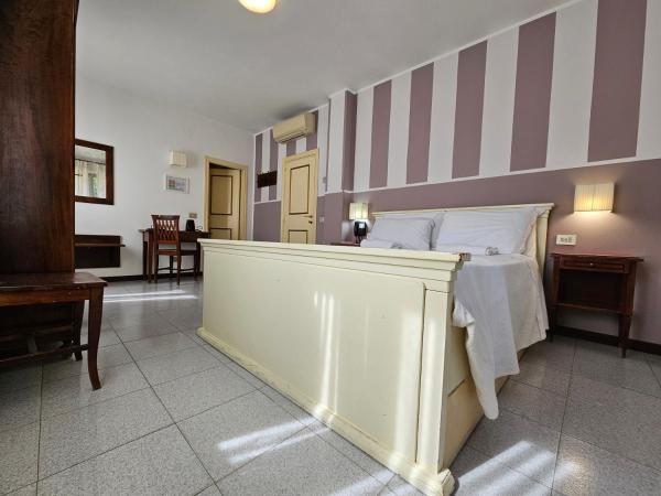 Hotel Rosalba Perugia : photo 1 de la chambre grande chambre double