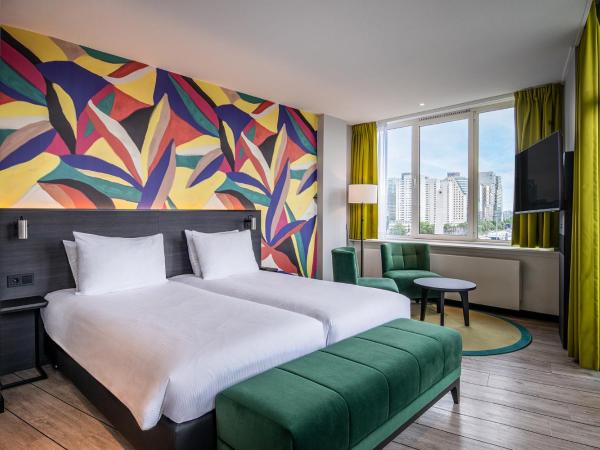 Thon Hotel Rotterdam City Centre : photo 5 de la chambre chambre double supérieure avec balcon