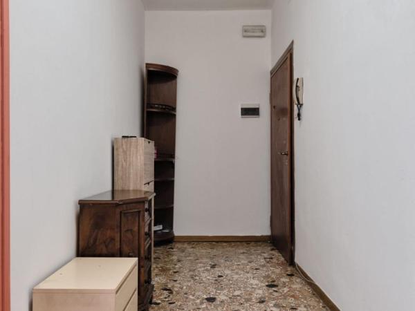 Cozy Best Apartment in city : photo 5 de la chambre chambre double avec salle de bains commune