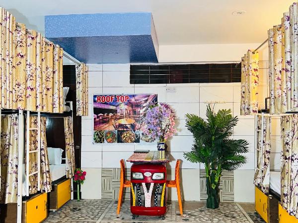 Hotel Moon Light Palace : photo 4 de la chambre lit dans dortoir pour hommes