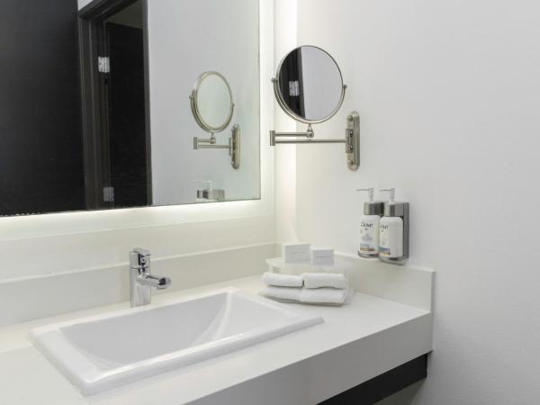 Holiday Inn Express & Suites Puebla Angelopolis, an IHG Hotel : photo 9 de la chambre chambre lit king-size standard