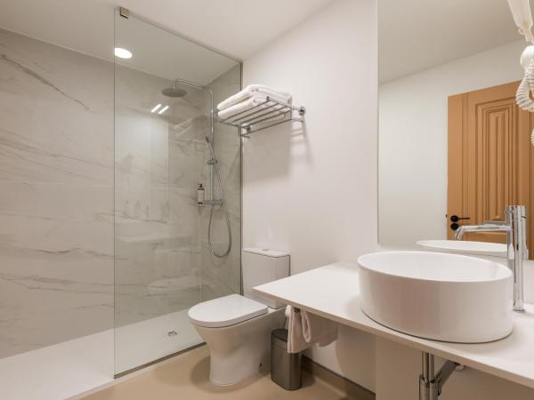 Hotel Margarida Da Praça : photo 6 de la chambre chambre double ou lits jumeaux deluxe - vue sur rivière