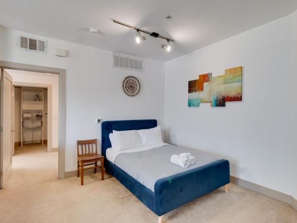 Cozy Apartment in MDR : photo 10 de la chambre suite avec balcon