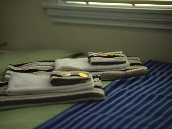 Illuminati Guest House : photo 7 de la chambre chambre lit king-size - vue sur jardin