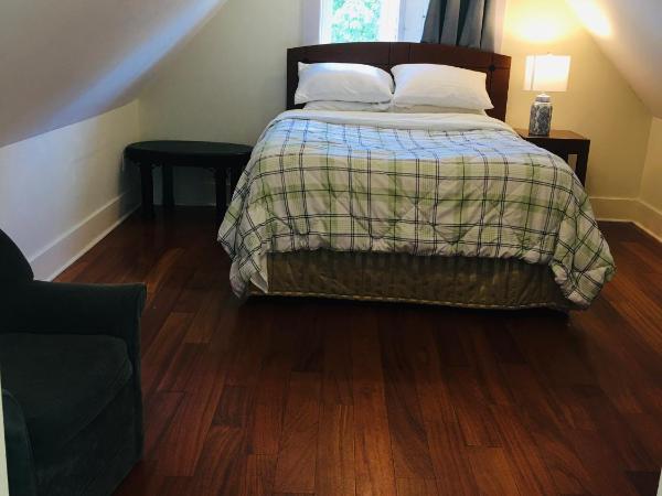 Linda guesthouse : photo 3 de la chambre chambre double avec salle de bains privative