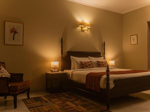 Naila Kothi - A Luxury Boutique Royal Suites in Jaipur : photo 3 de la chambre chambre lit king-size - vue sur jardin