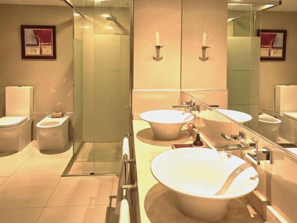 Hilton Mendoza : photo 4 de la chambre suite junior exécutive lit king-size