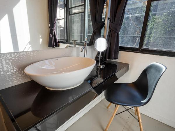 The Nimman Hotel - SHA Plus : photo 4 de la chambre petite chambre double