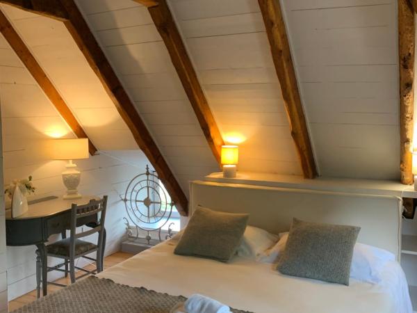 Le Petit Manoir de Kériolet : photo 1 de la chambre suite - vue sur piscine