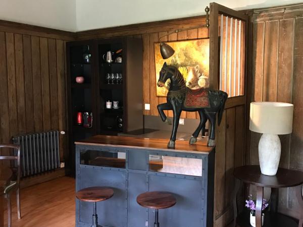 Le Petit Manoir de Kériolet : photo 4 de la chambre suite - vue sur piscine