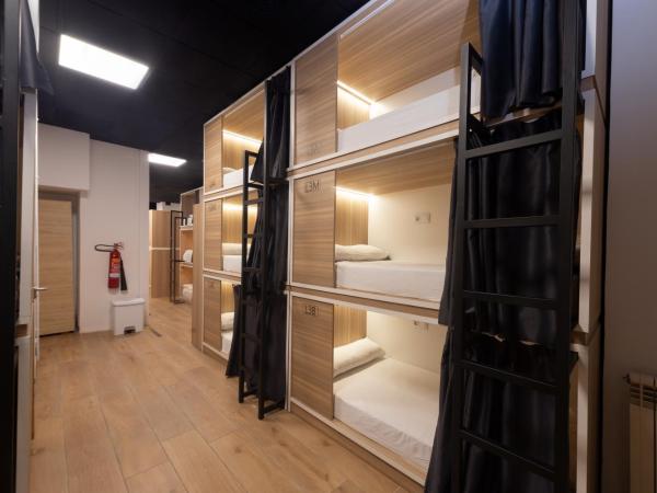 Hostal Siesta & Go Nuevos Ministerios : photo 2 de la chambre lit superposé dans dortoir mixte