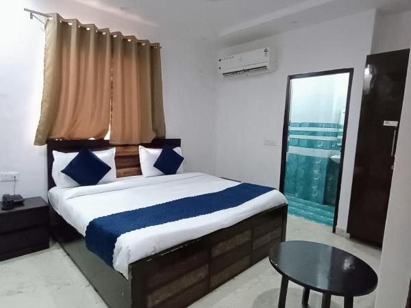 Hotel Bella In Prime Near Delhi International Airport : photo 10 de la chambre chambre lit king-size deluxe