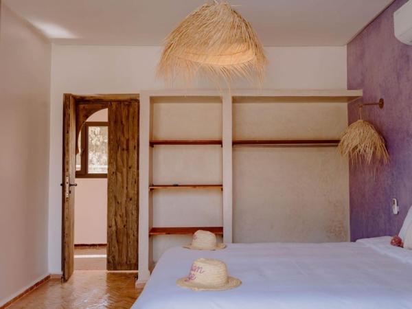 Aarabian lodge : photo 7 de la chambre chambre double - vue sur piscine