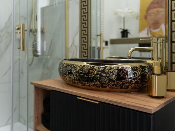 Hanza Tower Original Versace Sea-Pool-Sky-City View : photo 2 de la chambre suite avec vue sur lac