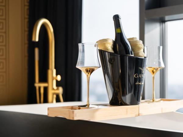 Hanza Tower Original Versace Sea-Pool-Sky-City View : photo 3 de la chambre suite avec vue sur lac