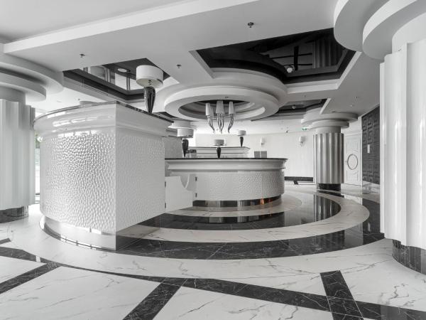 Hanza Tower Original Versace Sea-Pool-Sky-City View : photo 7 de la chambre suite avec vue sur lac