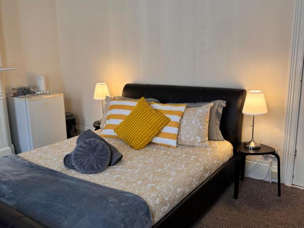 House in Antrim road : photo 2 de la chambre chambre lit king-size