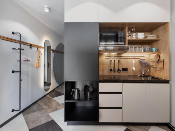 Stay KooooK Geneva City - Online Check In NEW OPENING : photo 3 de la chambre studio familial