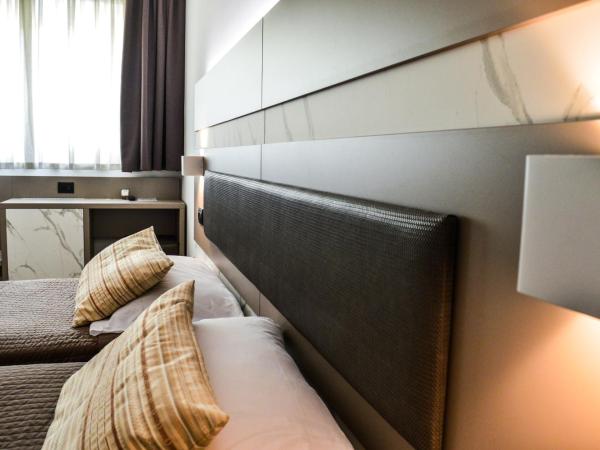 Mediterranea Hotel & Convention Center : photo 2 de la chambre twin standard