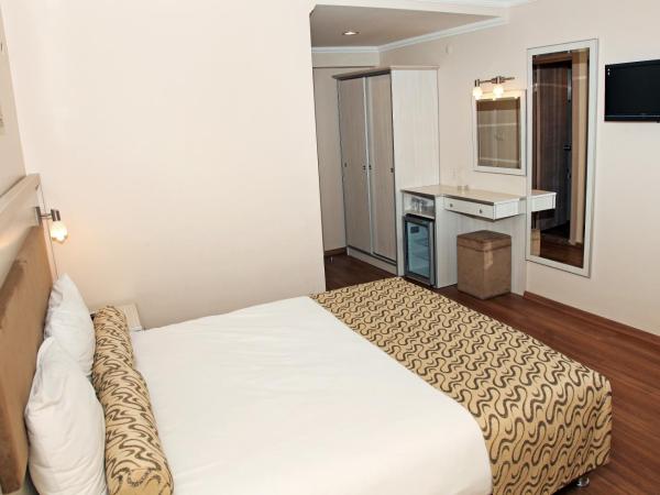 Grand Zeybek Hotel : photo 2 de la chambre chambre double ou lits jumeaux standard