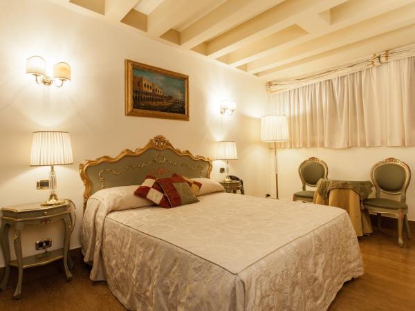 Hotel Al Ponte Mocenigo : photo 5 de la chambre chambre double ou lits jumeaux Économique