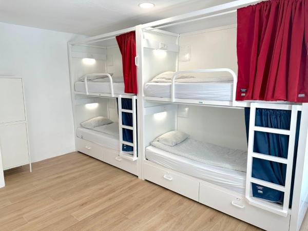 Mamre Hostel : photo 9 de la chambre lit simple dans dortoir à 6 lits