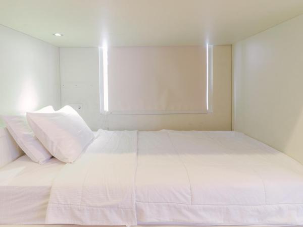 HOME Guesthouse : photo 8 de la chambre suite familiale