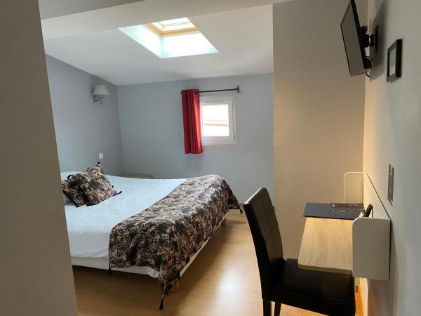 Logis Hôtel de la Tour : photo 3 de la chambre chambre double standard