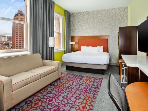 Home2 Suites by Hilton San Antonio Downtown - Riverwalk, TX : photo 9 de la chambre king studio suite with partial city view