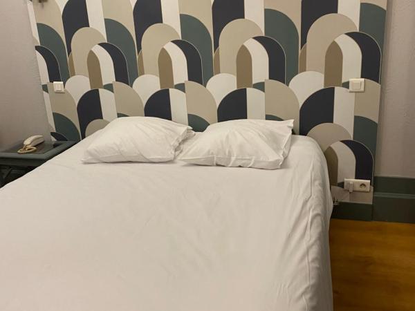 Logis Hôtel de la Tour : photo 5 de la chambre chambre double