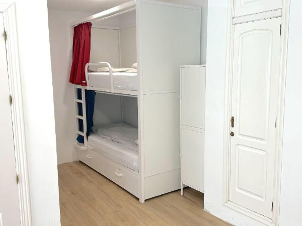 Mamre Hostel : photo 2 de la chambre lit simple dans dortoir à 6 lits