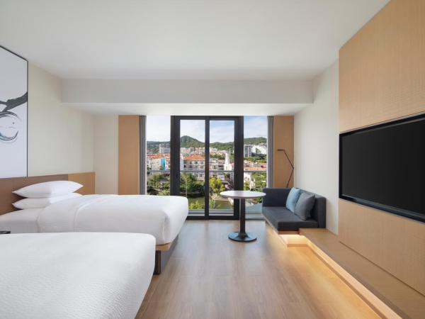Fairfield by Marriott Shenzhen Dameisha : photo 1 de la chambre chambre double supérieure - vue sur lac