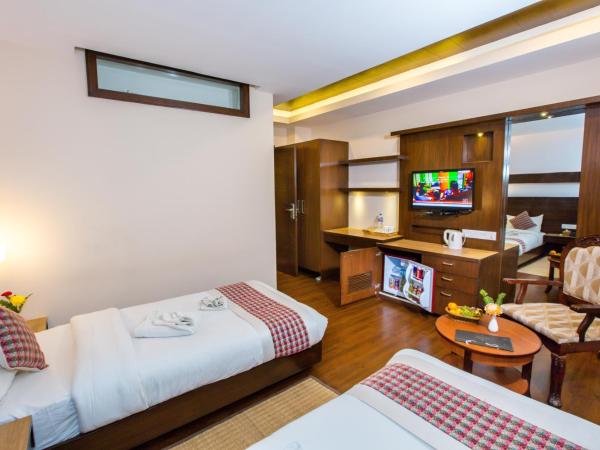 Kathmandu Suite Home : photo 5 de la chambre chambre lits jumeaux avec balcon