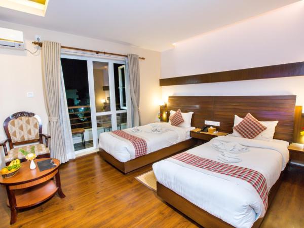 Kathmandu Suite Home : photo 4 de la chambre chambre lits jumeaux avec balcon